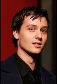 영화배우인 톰 쉴링의 대표 이미지