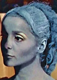 배우인 데스피나 미로우의 대표 이미지