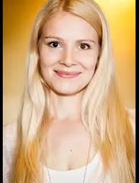 배우, 각본, 음악인 파멜라 톨라의 대표 이미지