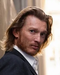 배우인 에롤 샨드의 대표 이미지