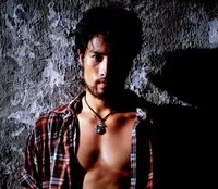 배우인 카주 패트릭 탕의 대표 이미지