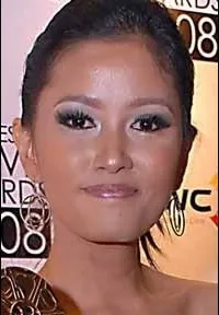 배우, 음악인 티티 한다야니 스주만의 대표 이미지