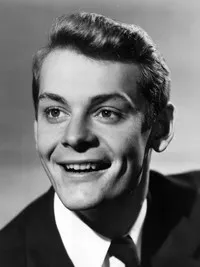 배우인 카레톤 카펜터의 대표 이미지