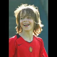 배우인 일리야 반 말더겜의 대표 이미지