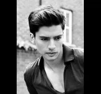 배우인 잔 우딘의 대표 이미지