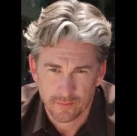 배우인 데이빗 스탠포드의 대표 이미지