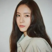 가수, 탤런트인 크리스탈의 대표 이미지