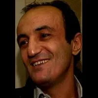 배우인 에르신 코르쿠트의 대표 이미지