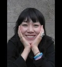 영화감독인 안도 모모코의 대표 이미지