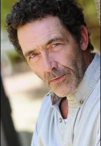 영화배우인 벤 홀의 대표 이미지