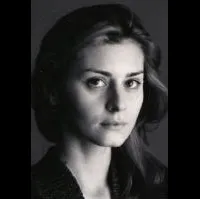 배우인 마리아 포피스타수의 대표 이미지