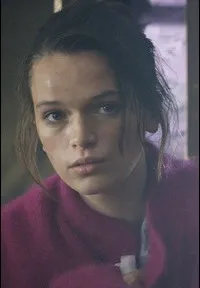 배우인 애나 브루스터의 대표 이미지