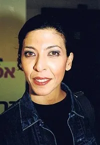 배우인 아시 레비의 대표 이미지