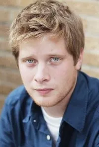 배우인 조쉬 카라스의 대표 이미지