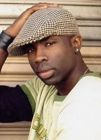 배우인 샘 사르퐁의 대표 이미지