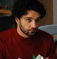 배우인 페트로스 라고티스의 대표 이미지