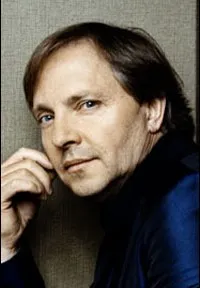 배우, 감독, 각본인 올리 디트리치의 대표 이미지