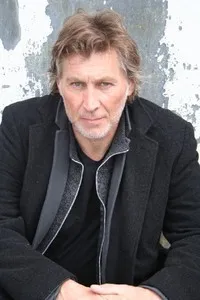 배우인 프레데릭 길리스의 대표 이미지