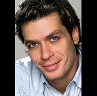 배우인 파비우 아순상의 대표 이미지