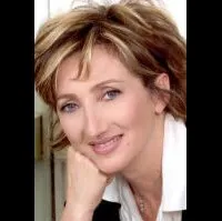 배우인 루네타 사비노의 대표 이미지