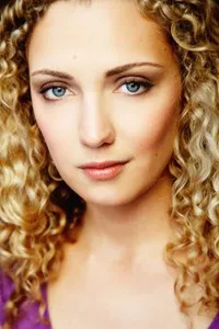 배우인 한나 레비엔의 대표 이미지