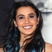 영화배우인 소피아 알리의 대표 이미지