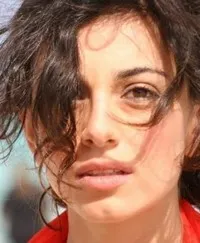 배우인 마르얀 네샤트의 대표 이미지