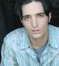 영화배우인 데이비드 다스트말치안의 대표 이미지