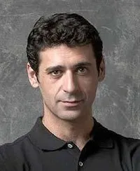 배우인 나초 프레스네다의 대표 이미지