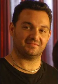 배우인 디에고 파리스의 대표 이미지