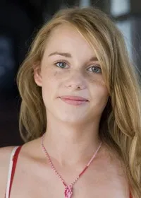 배우인 안나 하우스버그의 대표 이미지