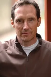 영화배우인 테일러 니콜스의 대표 이미지