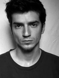 영화배우인 로렌조 페드로티의 대표 이미지