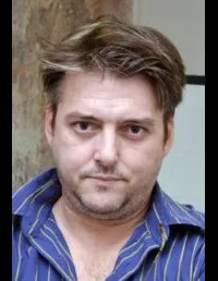 배우인 보리스 밀리보예비치의 대표 이미지