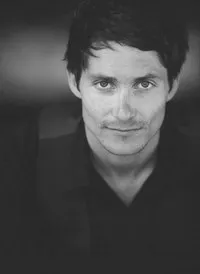 영화배우인 매튜 맥카울의 대표 이미지