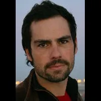 배우인 필리페 두아르테의 대표 이미지