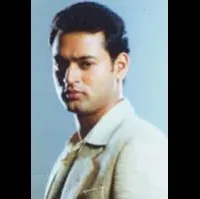 배우인 바누 우다이의 대표 이미지