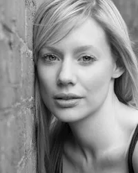 배우인 켈리 쉴리의 대표 이미지