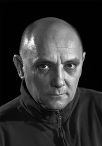 배우인 라도슬라브 밀렌코비치의 대표 이미지