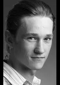 배우인 안톤 샤긴의 대표 이미지