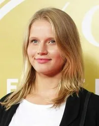 배우인 나탈리아 리비카의 대표 이미지