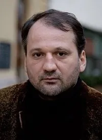 배우인 사보치 투로츠지의 대표 이미지