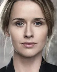 영화배우인 리사 헨니의 대표 이미지