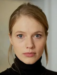 배우인 안나 브뤼게만의 대표 이미지