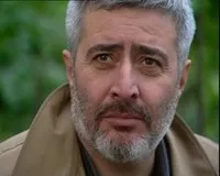 영화감독인 우구르 유젤의 대표 이미지