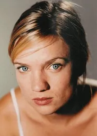 배우인 아니엑 파이퍼의 대표 이미지