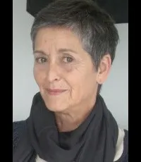 배우인 마리아순 파고아가의 대표 이미지