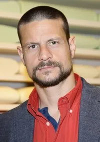 배우인 안드레아 사토레티의 대표 이미지