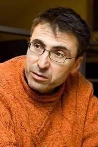 감독, 각본인 피에르 찰스의 대표 이미지