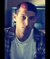 배우인 코리 자차리아의 대표 이미지